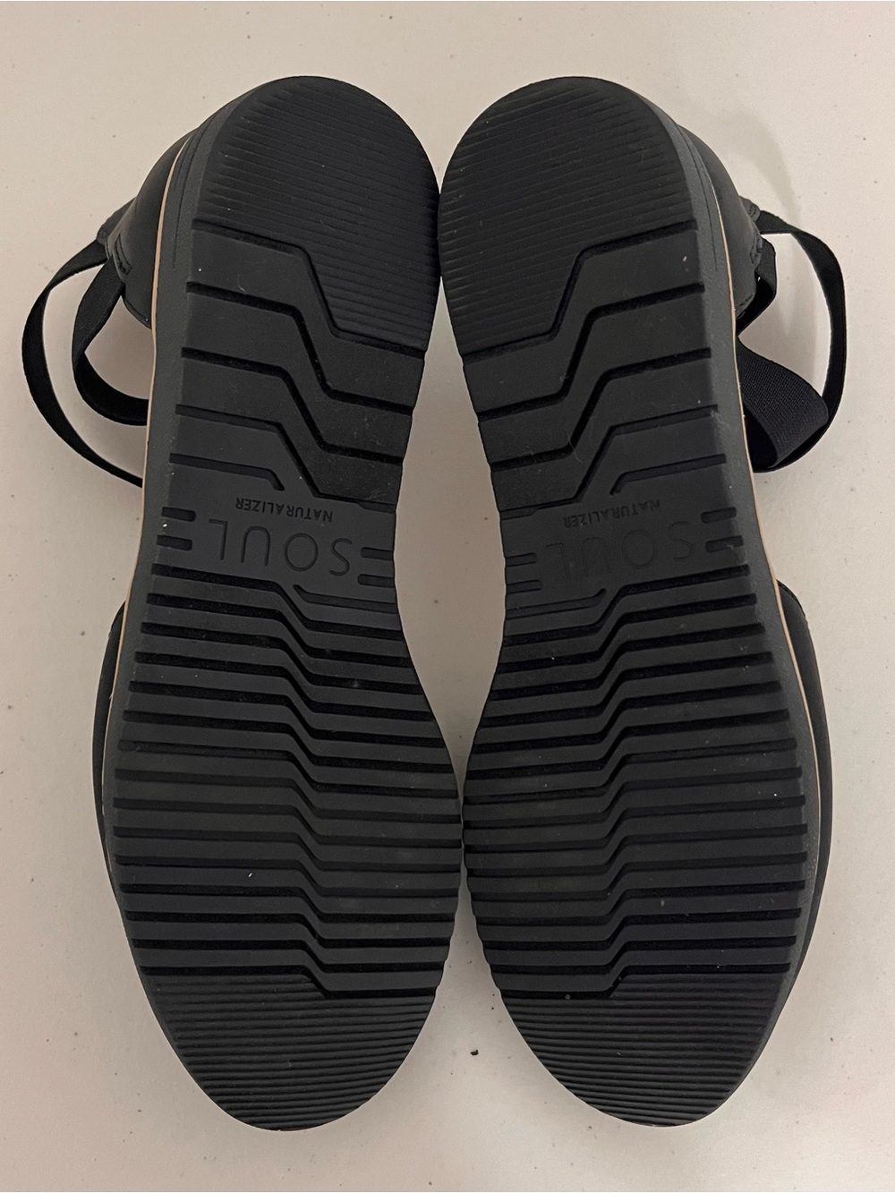SOUL Naturalizer Black Closed-Toe Wedge Sandals with Elastic Crisscross Straps - Picture 4 of 6